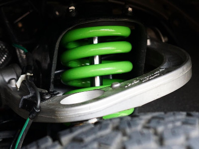 UPPER CONTROL ARMS